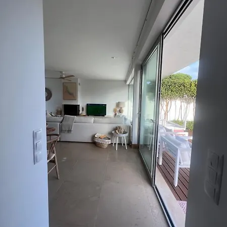 فيلة Loving Meco